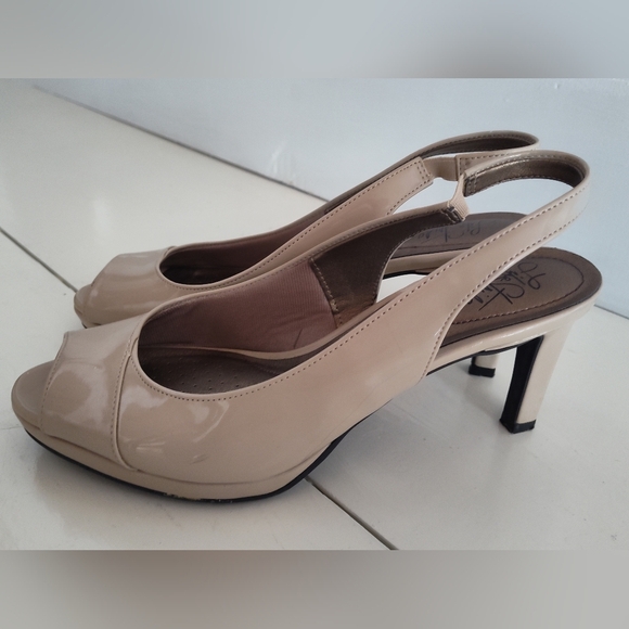 Life Stride Women's Soft System Open Toe Sling back Heel | Taupe | 9.5 - Picture 6 of 7